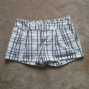 a.n.a. Shorts Plaid Size 6.